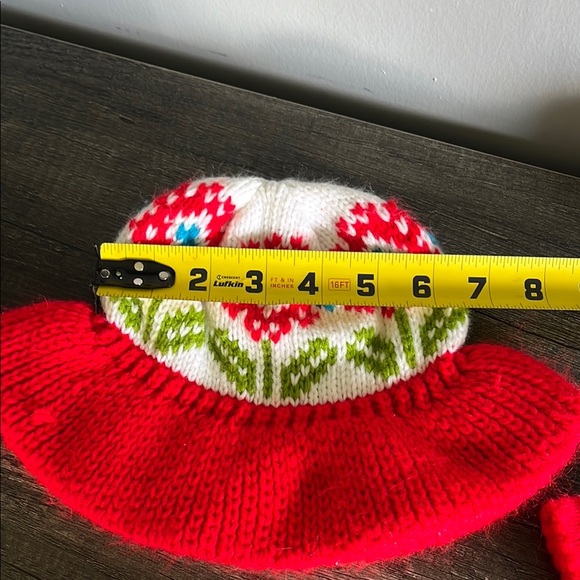 Red and White Floral Knit Hat and Mittens Set - Picture 7 of 10